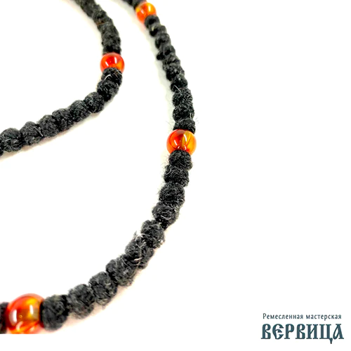 Чётки вервица Молитвенный путь - узлы и разделитель крупным планом