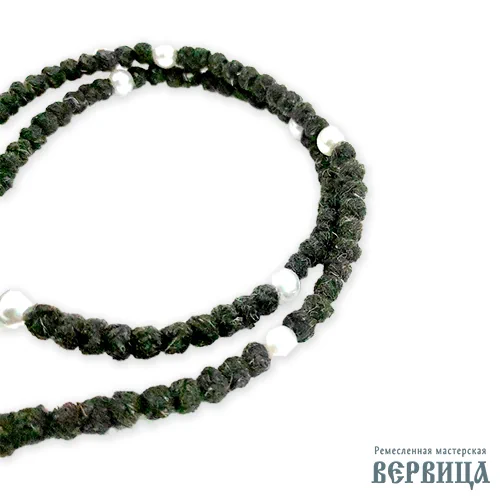 Чётки вервица Монашеские в руках, демонстрация размера и фактуры