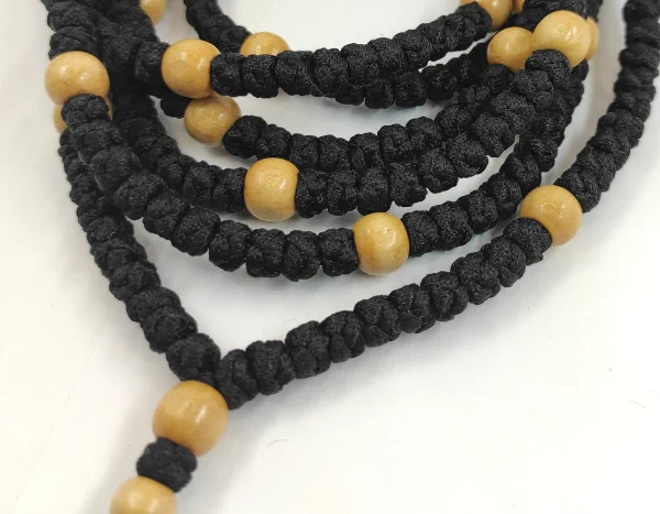 Готовая вервица (чётки) из дерева на прочном полиэфирном шнуре